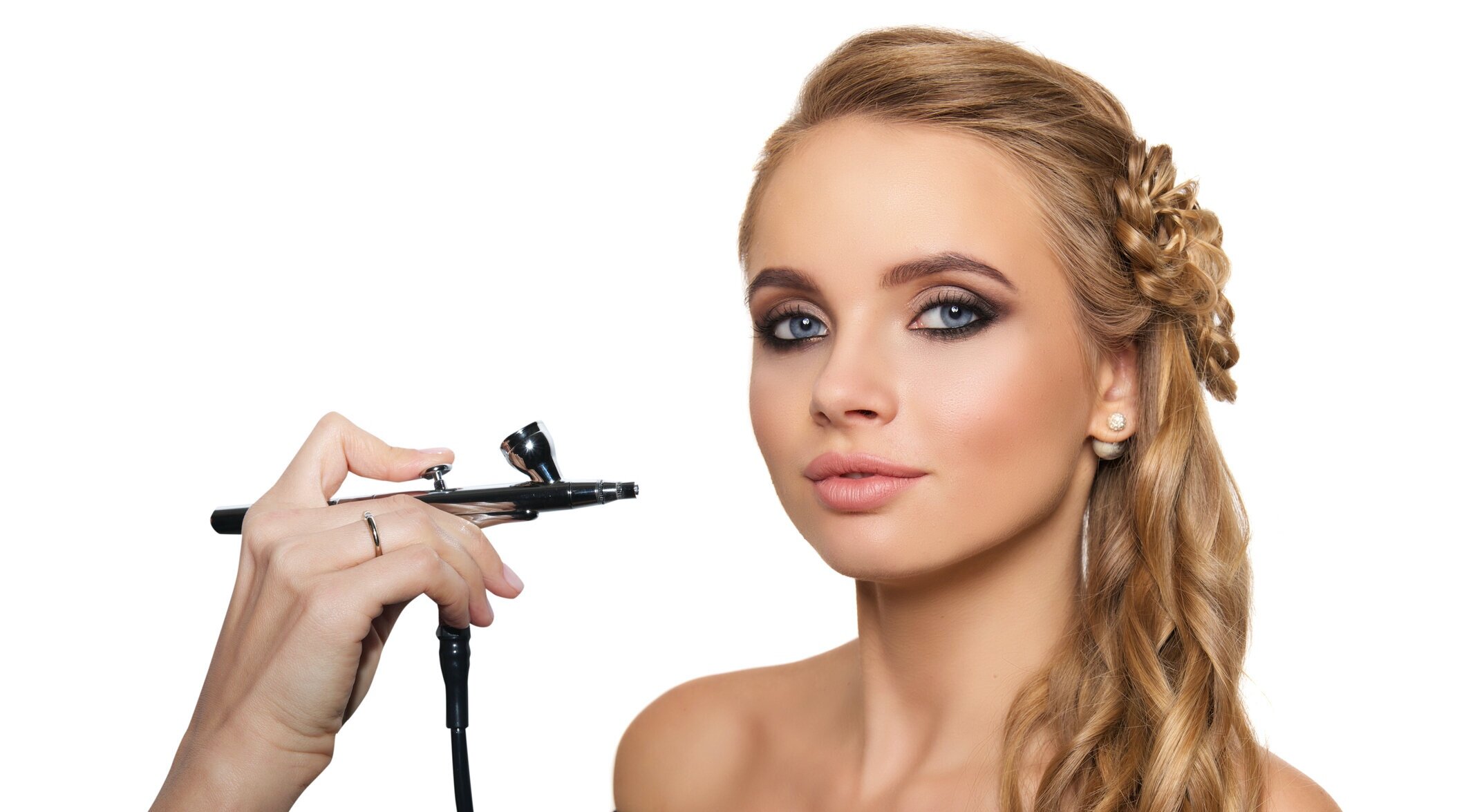 Airbrush Makeup vs Traditional Makeup - PriscillaM Beauty